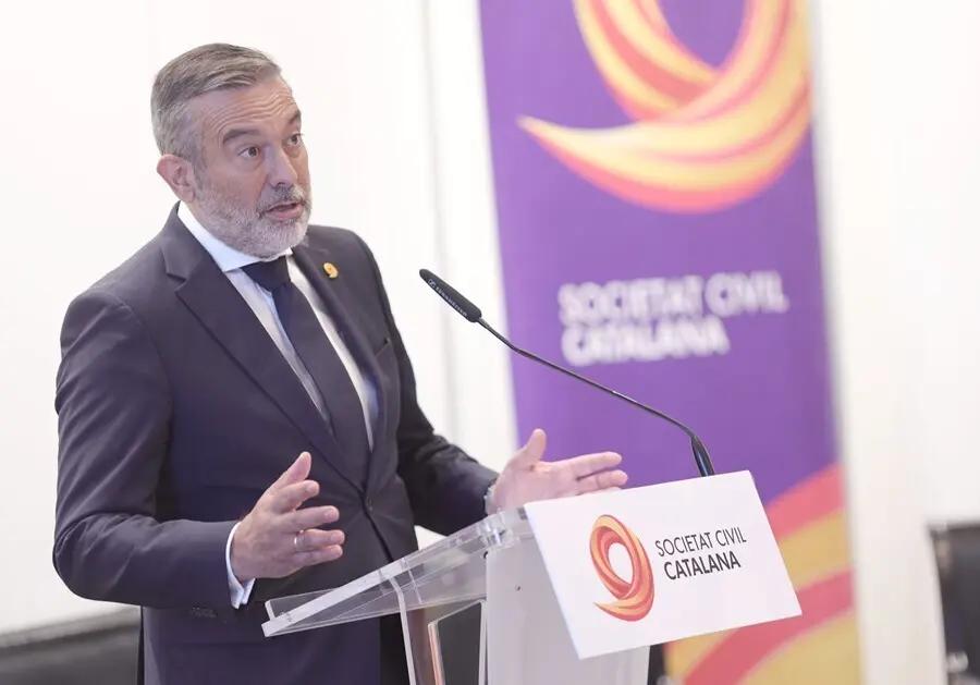 El consejero de Presidencia, Justicia e Interior de la Comunidad de Madrid, Enrique L&oacute;pez, interviene en un encuentro organizado en Madrid por la plataforma Sociedad Civil Catalana, a 7 de julio de 2021, en Madrid, (Espa&ntilde;a). Se trata de una plataforma c&iacute;v