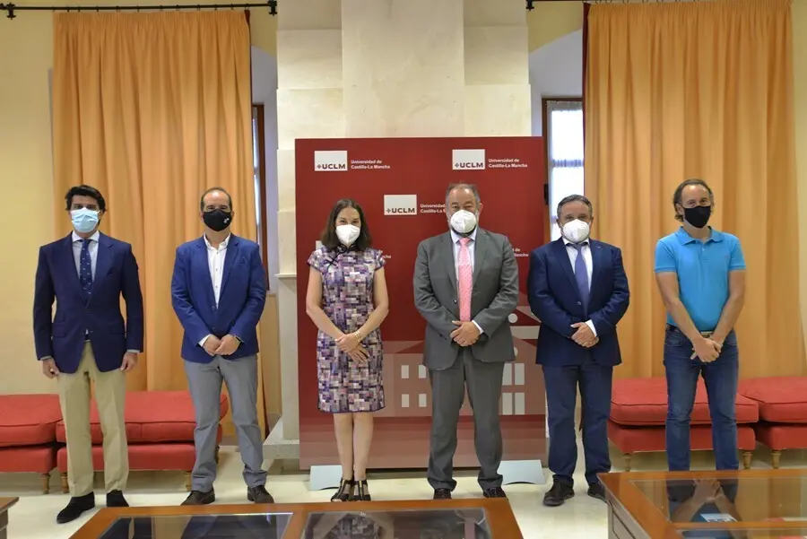 La UCLM y Telef&oacute;nica renuevan la C&aacute;tedra de Sistemas Avanzados de Interacci&oacute;n para Educaci&oacute;n Digital.