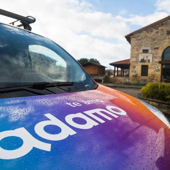 Archivo - Adamo capta 600 millones de euros para desplegar fibra 