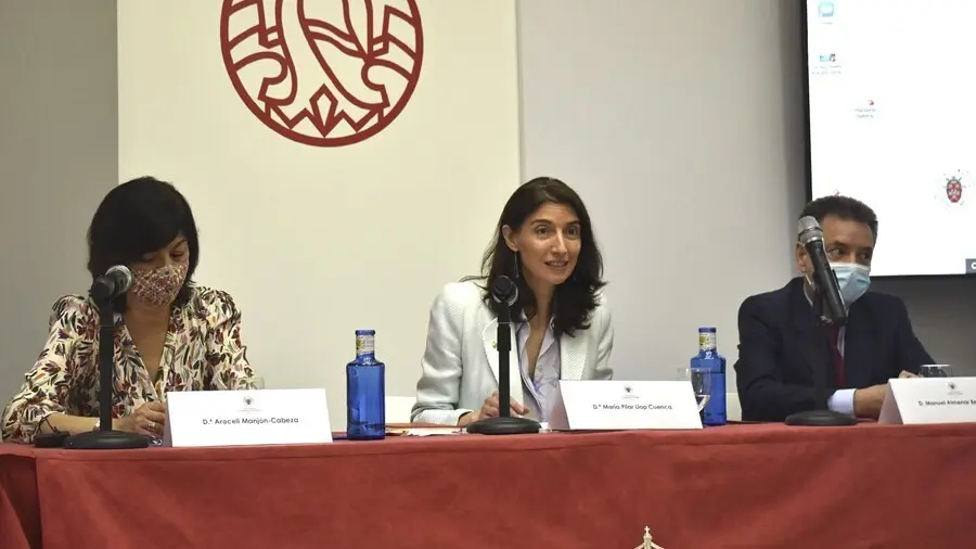 Pilar Llop en los cursos de verano de El Escorial.
