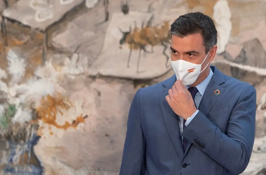 El presidente del Gobierno, Pedro S&aacute;nchez, en el acto de toma de posesi&oacute;n de altos cargos del Ministerio de la Presidencia, Relaciones con las Cortes y Memoria Democr&aacute;tica y del de Cultura y Deporte, a 28 de julio de 2021, en La Moncloa, Madrid, (Espa&ntilde;a).