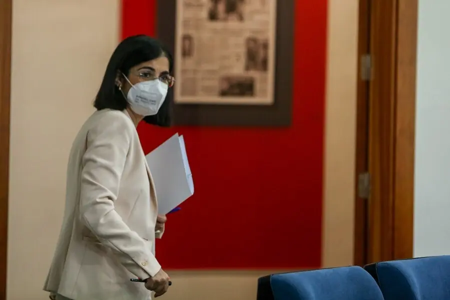 La ministra de Sanidad, Carolina Darias, abandona la sala tras la rueda de prensa posterior al Consejo Interterritorial de Salud, a 20 de julio de 2021, en Madrid (Espa&ntilde;a). En el Consejo Interterritorial de Salud se ha informado del aumento de la incidenc