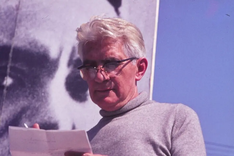 Blas de Otero leyendo en 'el 5 a las 5' el poema "Recuerdo, no recuerdo"
