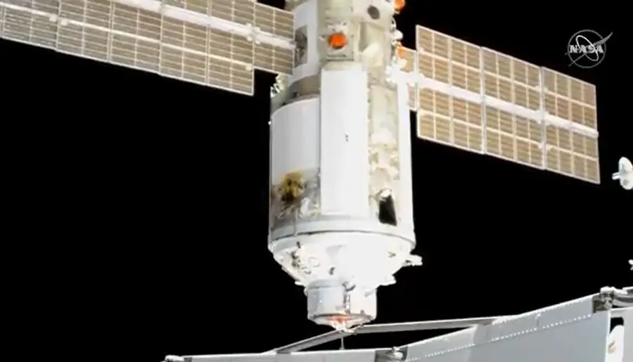 Momento del acoplamiento de Nauka con el segmento ruso de la Estaci&oacute;n Espacial Internacional