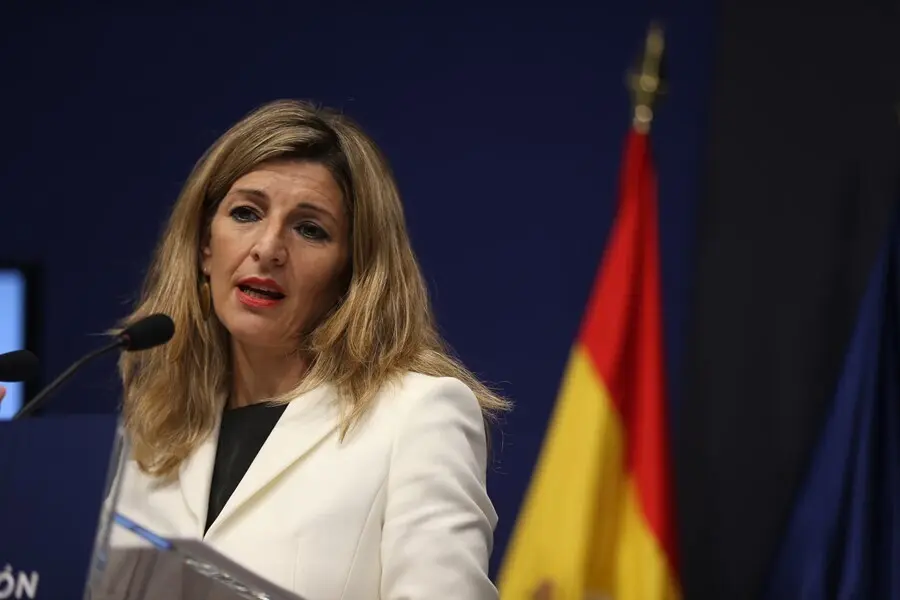 Archivo - La vicepresidenta tercera y ministra de Trabajo y Econom&iacute;a Social, Yolanda D&iacute;az, durante la presentaci&oacute;n de las propuestas de su departamento en el Plan de Recuperaci&oacute;n, Transformaci&oacute;n y Resiliencia, a 10 de mayo de 2021, en Madrid (Espa&ntilde;a). 