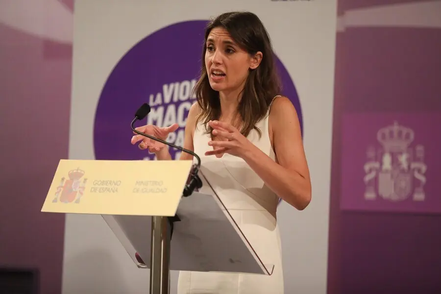 La ministra de Igualdad, Irene Montero, durante la presentaci&oacute;n de la Iniciativa Punto Violeta.