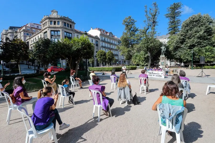 Lectura del manifiesto de una jornada contra la actual &ldquo;ola de feminicidios&rdquo; en Vigo.