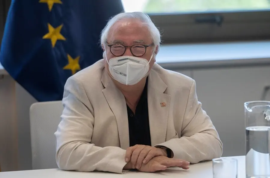 El ministro de Universidades, Manuel Castells, en una entrevista para Europa Press en la sede del Ministerio de Universidades, en Madrid
