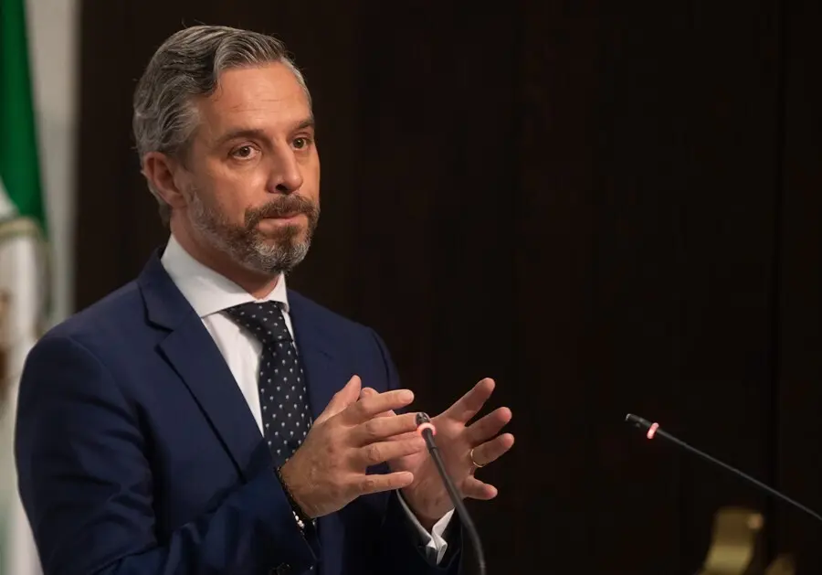 El consejero de Hacienda y Financiaci&oacute;n Europea, Juan Bravo, en una imagen de 27 de julio de la rueda de prensa del Consejo de Gobierno. 