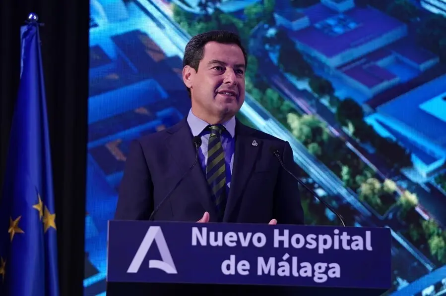 El presiente de la Junta, Juanma Moreno, en un acto en M&aacute;laga