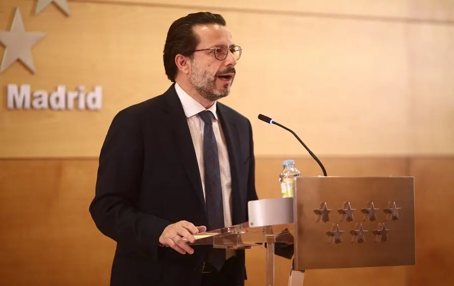 Archivo - El consejero de Hacienda y Funci&oacute;n P&uacute;blica, Javier Fern&aacute;ndez-Lasquetty, interviene durante una rueda de prensa tras la reuni&oacute;n del Consejo de Gobierno, a 28 de abril de 2021, en Madrid (Espa&ntilde;a). 