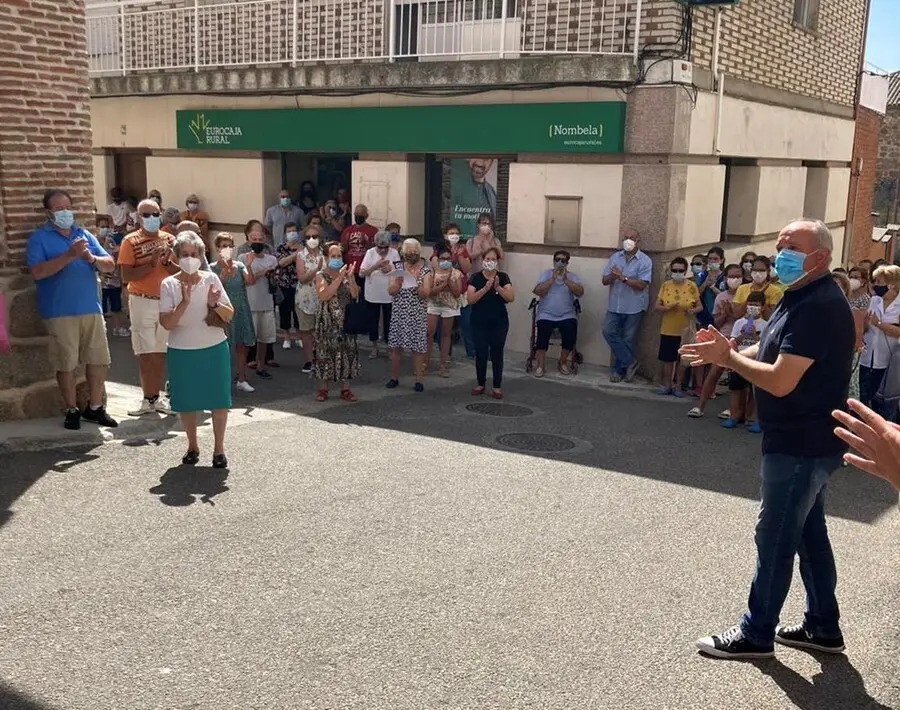 Minuto de silencio en Nombela por la vecina asesinada