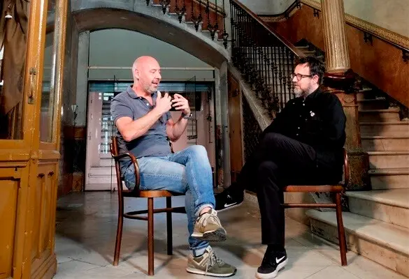 Los cineastas Jaume Balaguer&oacute; y Paco Plaza en el rodaje del documental &lsquo;REC. Terror sin pausa&rsquo;, de Diego L&oacute;pez-Fern&aacute;ndez