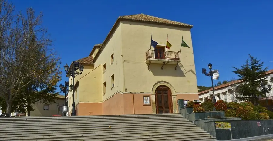 Archivo - Ayuntamiento de &Iacute;llora, en imagen de archivo