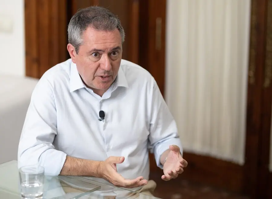 El alcalde de Sevilla y secretario general del PSOE de Andaluc&iacute;a, Juan Espadas, durante la entrevista concedida a Europa Press. A 31 de Julio de 2021, en Sevilla (Andaluc&iacute;a, Espa&ntilde;a).