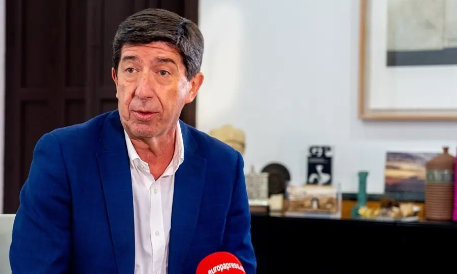 El vicepresidente de la Junta y consejero, Juan Mar&iacute;n, durante la entrevista con Europa Press.