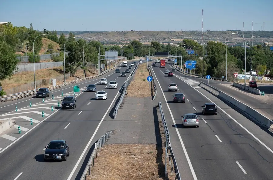 La autov&iacute;a A-3, a su paso por Arganda del Rey, el d&iacute;a que arranca la operaci&oacute;n salida de agosto 2021, a 30 de julio de 2021, en Madrid, (Espa&ntilde;a). La operaci&oacute;n salida 2021, que se inicia este viernes 30 de julio desde las 15 horas, se prolongar&aacute; hasta las 