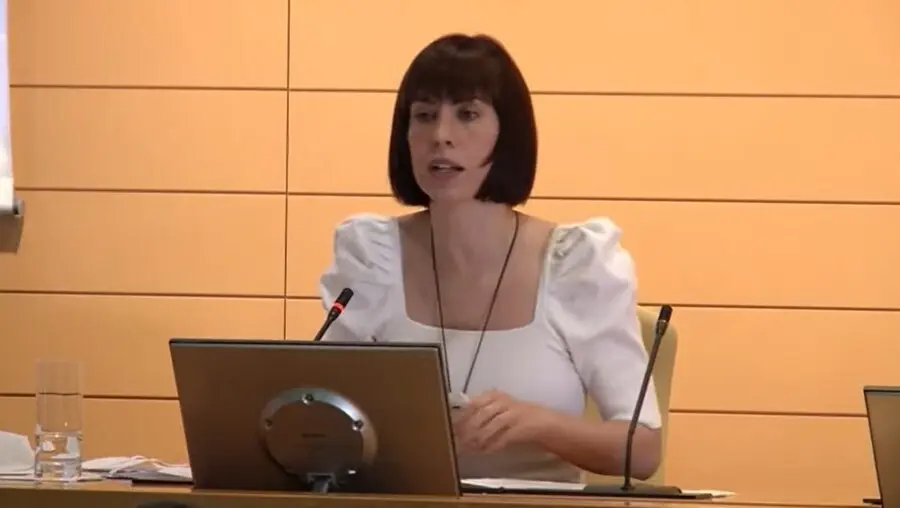 La ministra de Ciencia e Innovaci&oacute;n, Diana Morant, en la rueda de prensa este lunes para presentar el programa Misiones Ciencia e Innovaci&oacute;n 2021 del CDTI