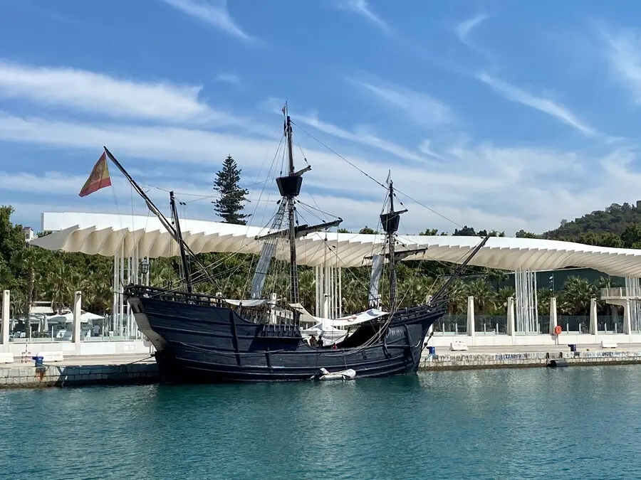 La Nao Victoria en el puerto de M&aacute;laga