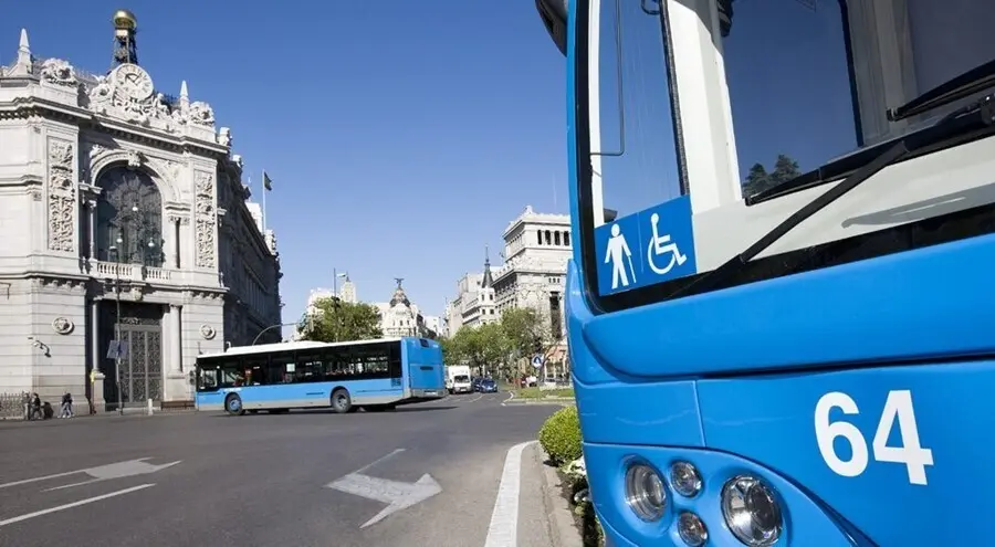 Archivo - Imagen de recurso de un autob&uacute;s de la EMT.