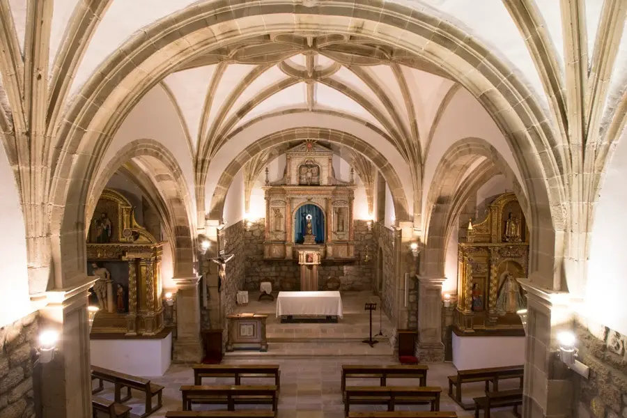 Archivo - Interior del santario de la Virgen de Valencia, en Vio&ntilde;o de Pi&eacute;lagos