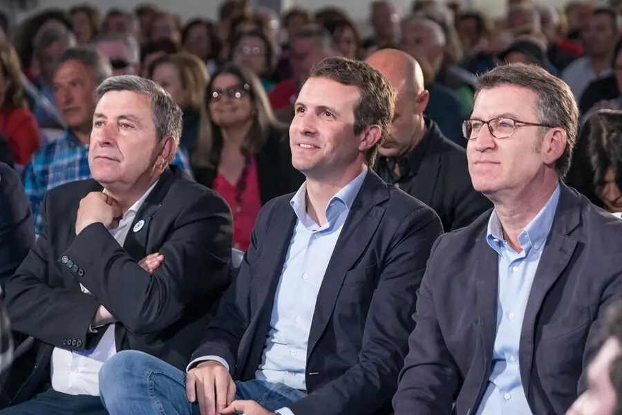 Archivo - El presidente del PP, Pablo Casado, y el presidente de la Xunta, Alberto N&uacute;&ntilde;ez Feij&oacute;o.