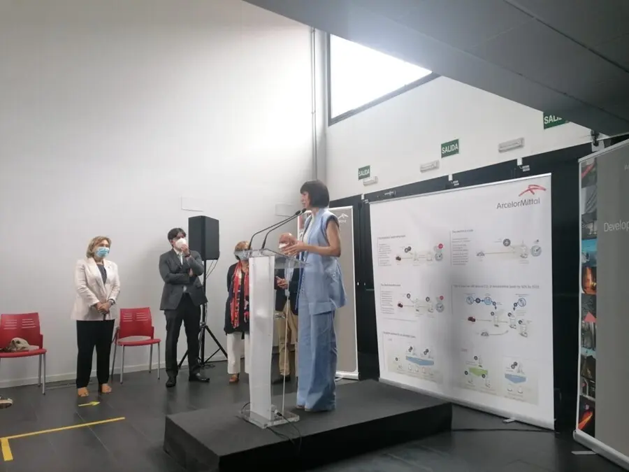 La ministra de Ciencia e Innovaci&oacute;n, Diana Morant en Avil&eacute;s.