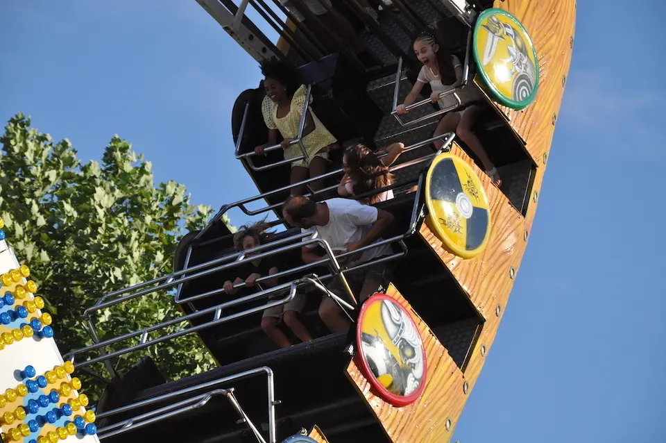 Una de las atracciones en las fiestas de Torrelavega de 2019. /S. Diaz