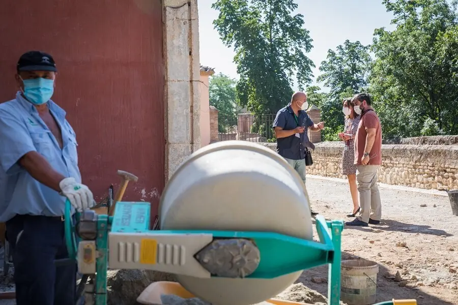 Obras de mejora del callej&oacute;n de acceso al Palacio de los Abencerrajes