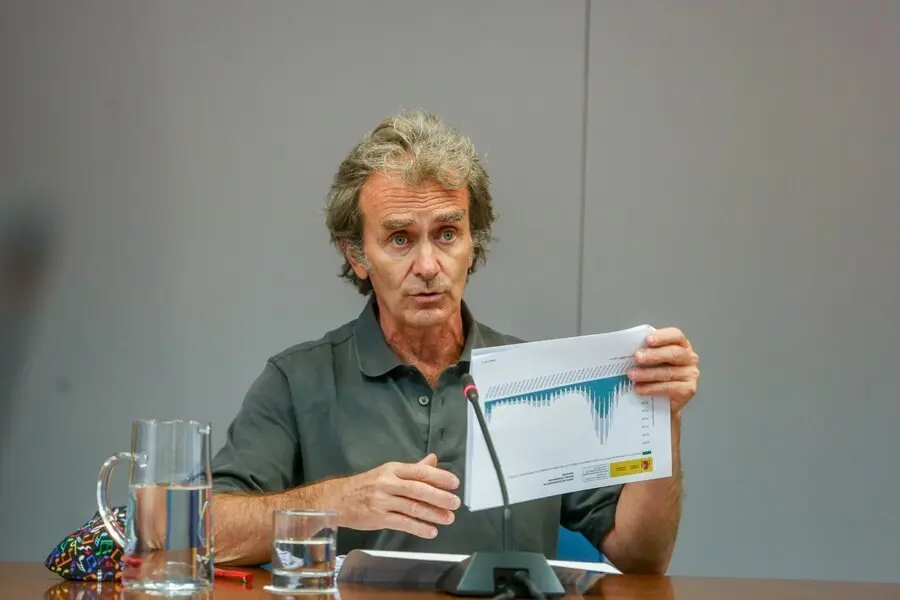 Foto de Archivo. El director del Centro de Coordinaci&oacute;n de Alertas y Emergencias Sanitarias, Fernando Sim&oacute;n