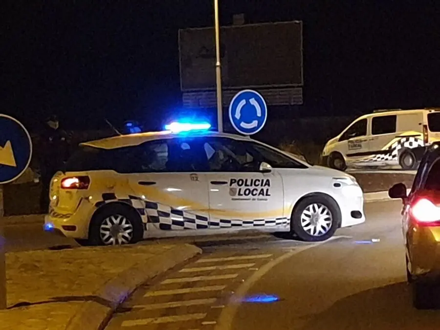 Archivo - Un coche de la Polic&iacute;a Local de Calvi&agrave;.