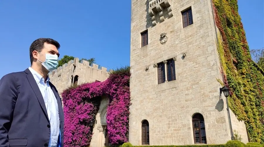 El secretario xeral del PSdeG, Gonzalo Caballero, visita el Pazo de Meir&aacute;s