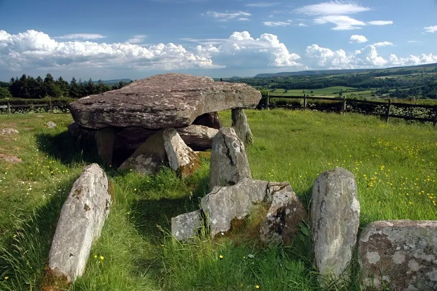 Dolmen de Arthur&rsquo;s Stone,
