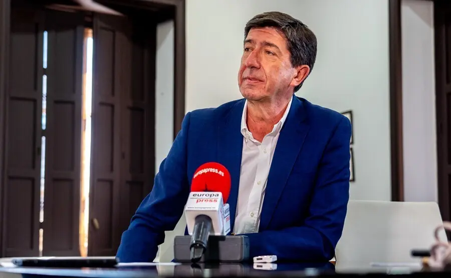 El vicepresidente de la Junta y consejero, Juan Mar&iacute;n, durante la entrevista con Europa Press.