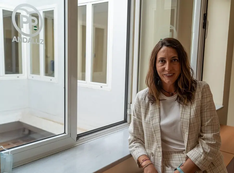 La secretaria general del PP andaluz, Loles L&oacute;pez, durante la entrevista con Europa Press.