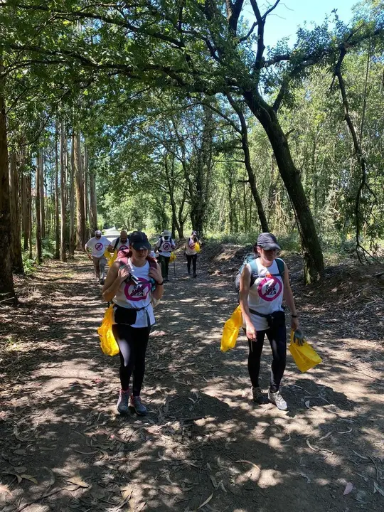 Proyecto Libera realiza el Camino de Santiago en direcci&oacute;n contraria, para concienciar a los peregrinos contra el abandono de basuraleza en el medio ambiente.