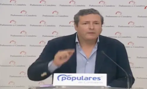 El portavoz del Grupo Popular, I&ntilde;igo Fern&aacute;ndez. / ALERTA