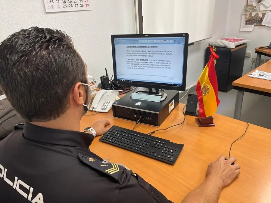 Polic&iacute;a Nacional paraliza m&aacute;s de 300.000 euros estafados mediante internet por el conocido como m&eacute;todo del CEO
