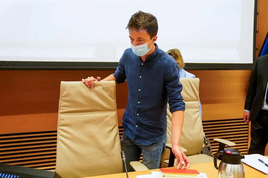 Archivo - El l&iacute;der de M&aacute;s Pa&iacute;s, &Iacute;&ntilde;igo Errej&oacute;n, presidiendo la comisi&oacute;n anticorrupci&oacute;n del Congreso 