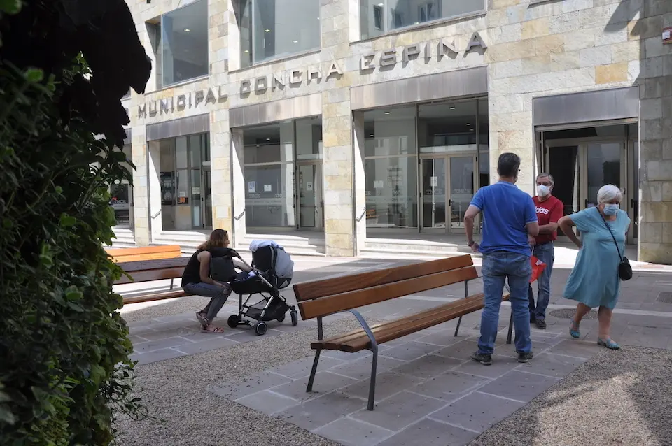 Jard&iacute;n vertical Torrelavega, frente al Concha Espina Teatro. / M. D&iacute;az