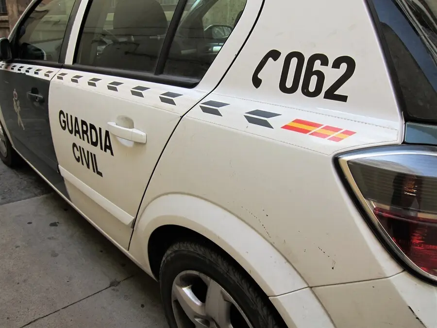 Archivo - Un veh&iacute;culo de la Guardia Civil.