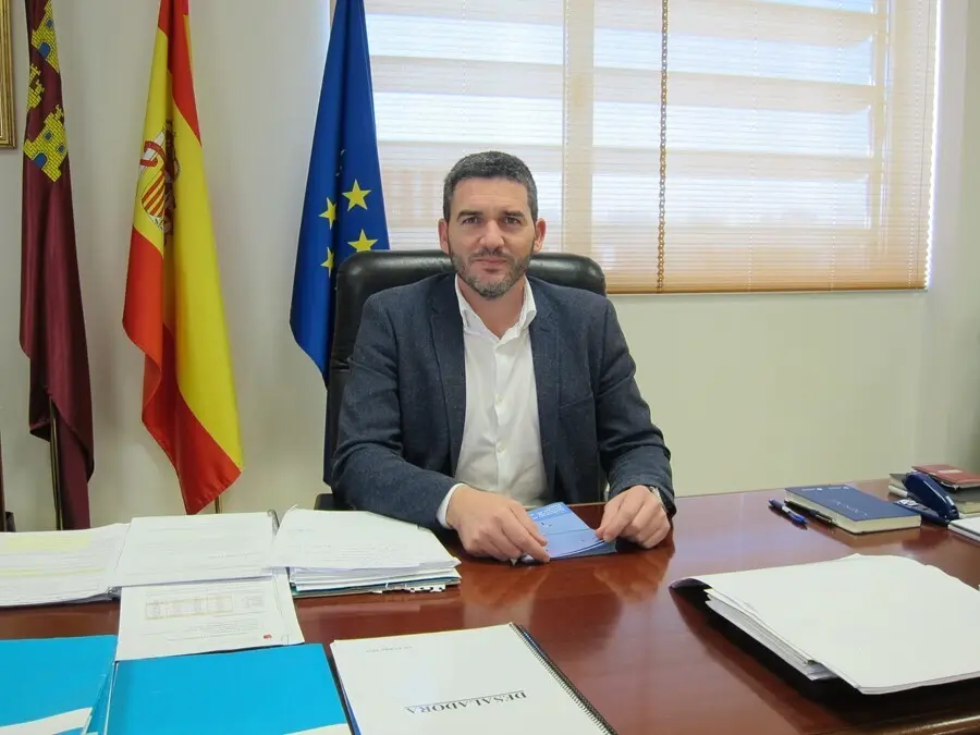 Archivo - El consejero de Agua, Agricultura, Ganader&iacute;a, Pesca y Medio Ambiente, Antonio Luengo