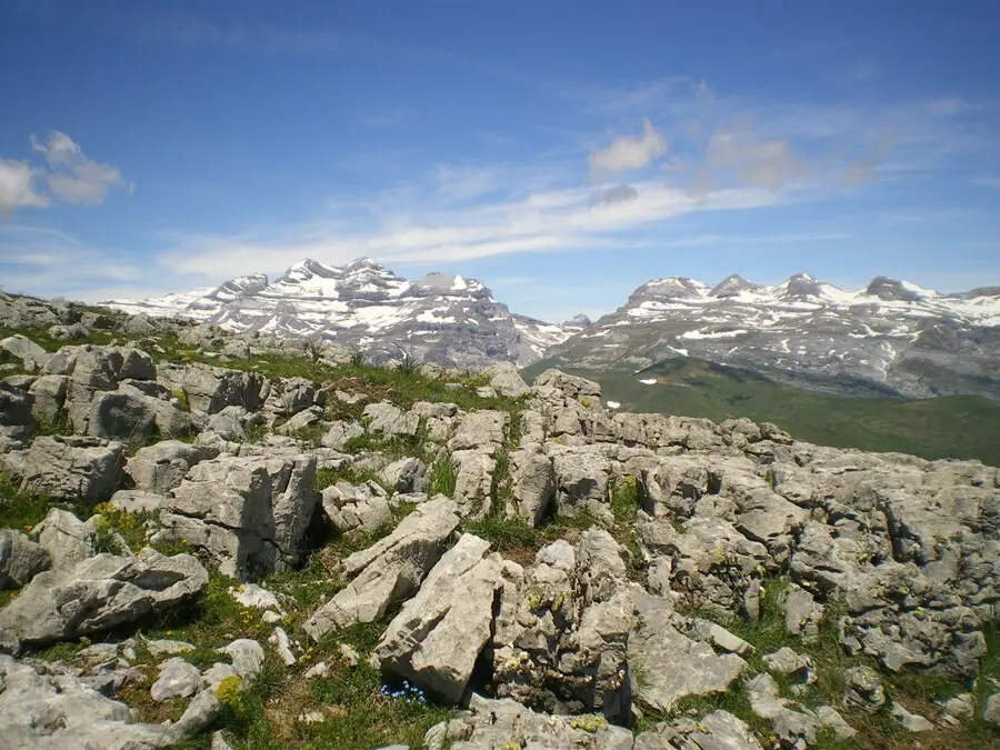 Archivo - Karst en Sestrales alto, en el Geoparque Mundial UNESCO Sobrarbe-Pirineos.