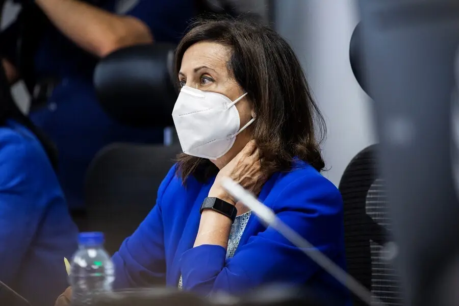 La ministra de Defensa, Margarita Robles, durante su visita al Cuartel General de la Unidad Militar de Emergencias en la Base A&eacute;rea de Torrej&oacute;n, a 23 de agosto de 2021, en Torrej&oacute;n, Madrid, (Espa&ntilde;a). 
