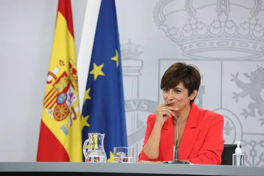 La ministra Portavoz, Isabel Rodr&iacute;guez, interviene en una rueda de prensa posterior al Consejo de Ministros, a 24 de agosto de 2021, en La Moncloa, Madrid, (Espa&ntilde;a). Durante la intervenci&oacute;n ha informado de los acuerdos a los que han llegado tras la reuni&oacute;