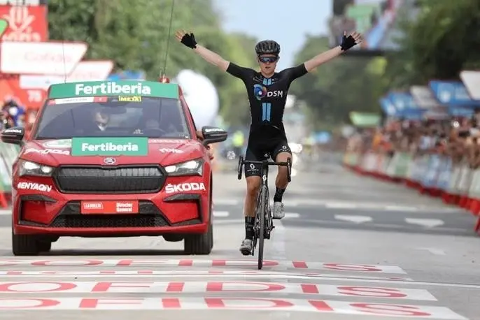 El ciclista australiano Michael Storer (Team DSM) repite triunfo y se lleva la d&eacute;cima etapa de La Vuelta 2021, disputada entre Roquetas de Mar y Rinc&oacute;n de la Victoria