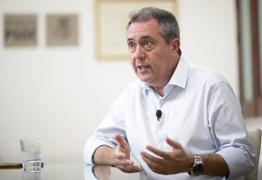 El alcalde de Sevilla y secretario general del PSOE de Andaluc&iacute;a, Juan Espadas, durante una entrevista con Europa Press. 