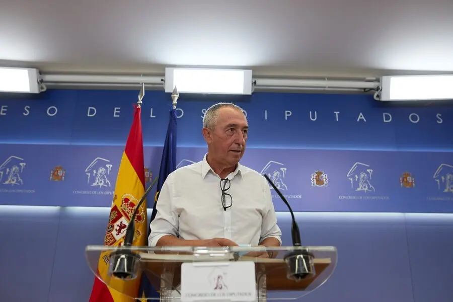 El portavoz de Comprom&iacute;s en el Congreso, Joan Baldov&iacute;, durante una rueda de prensa previa a la Diputaci&oacute;n Permanente