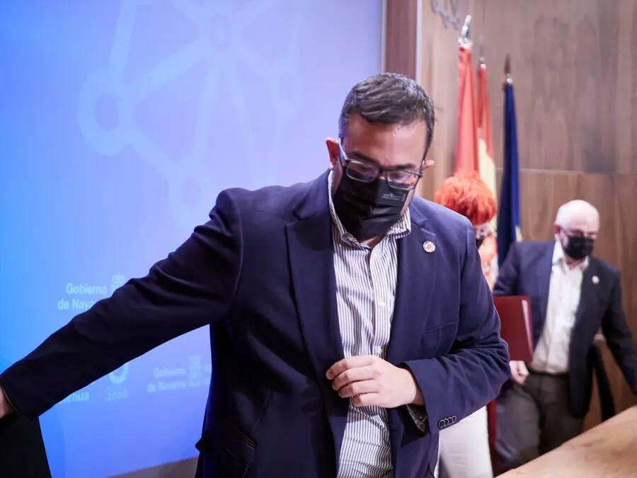 Archivo - El vicepresidente del Gobierno de Navarra, Javier Rem&iacute;rez, a su llegada a una rueda de prensa.