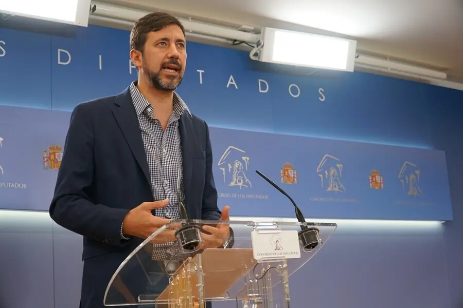 Archivo - El diputado de Unidas Podemos Ant&oacute;n G&oacute;mez-Reino en el Congreso